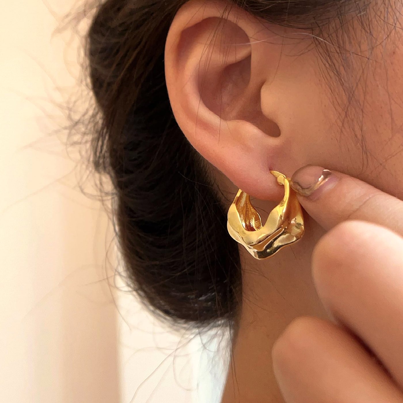YUJIE Chunky Hoops, Smooth Gold, view 4