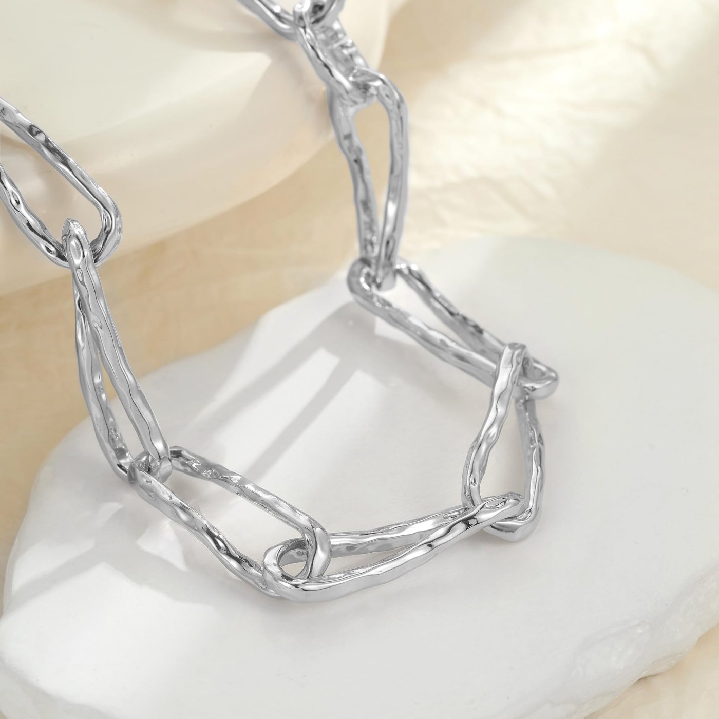 YUJIE Link Choker, second view